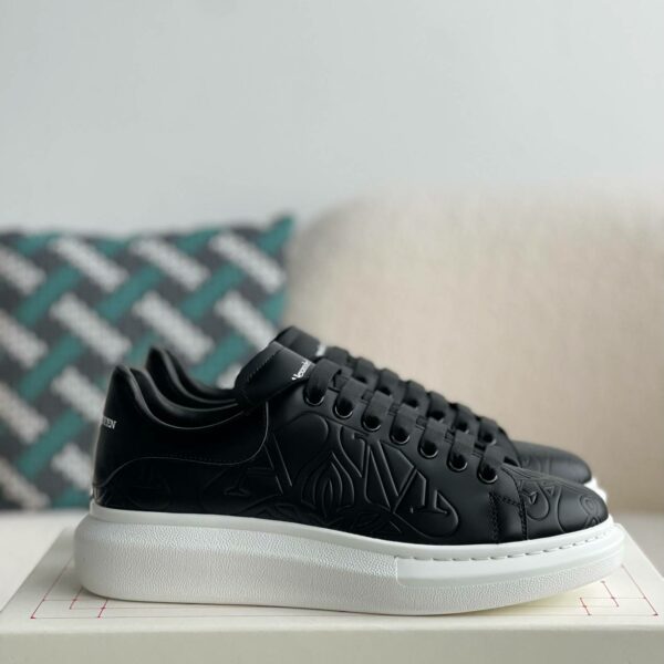 Alexander McQueen versatile Sneakers