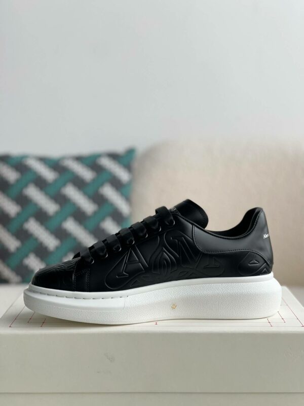 Alexander McQueen versatile Sneakers