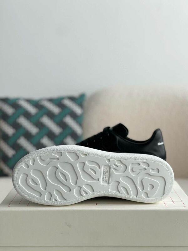 Alexander McQueen versatile Sneakers