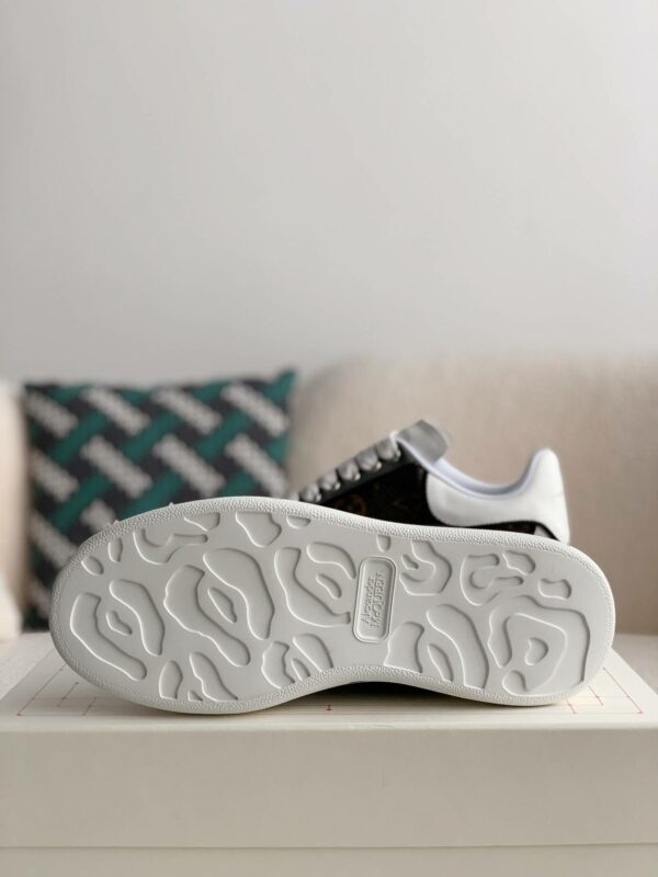 Alexander McQueen x Lv versatile Sneakers