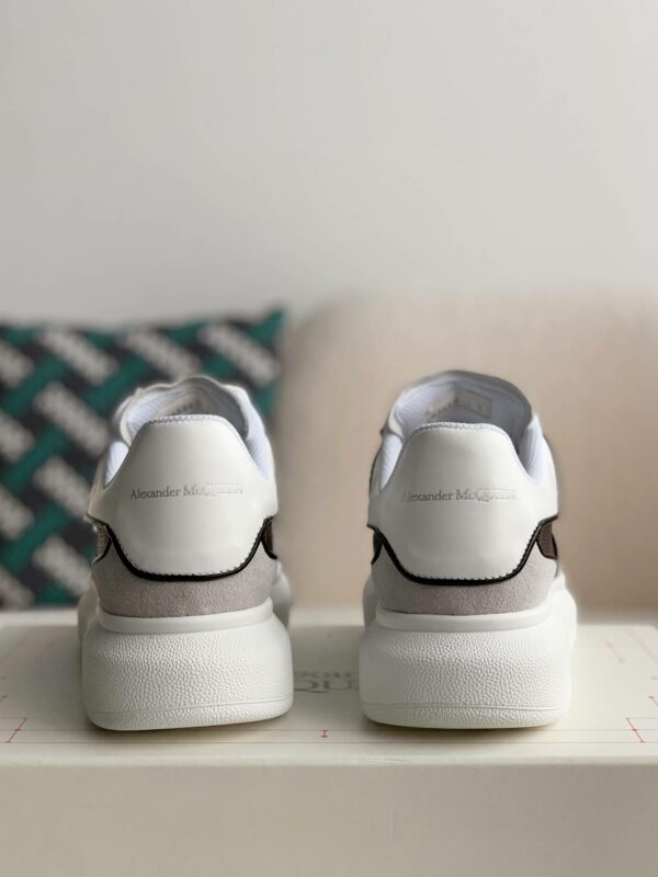 Alexander McQueen x Lv versatile Sneakers