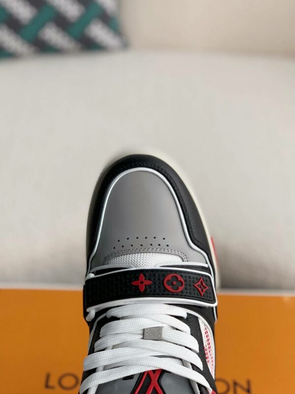 LOUIS VUITTON TRAINER Sneakers