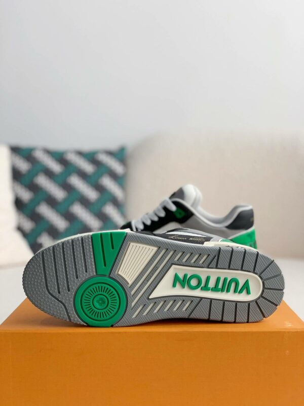 LOUIS VUITTON TRAINER Sneakers