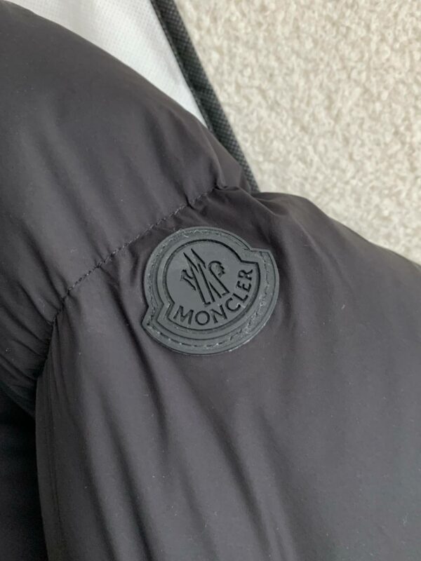 Moncler Montbeliard down jacket