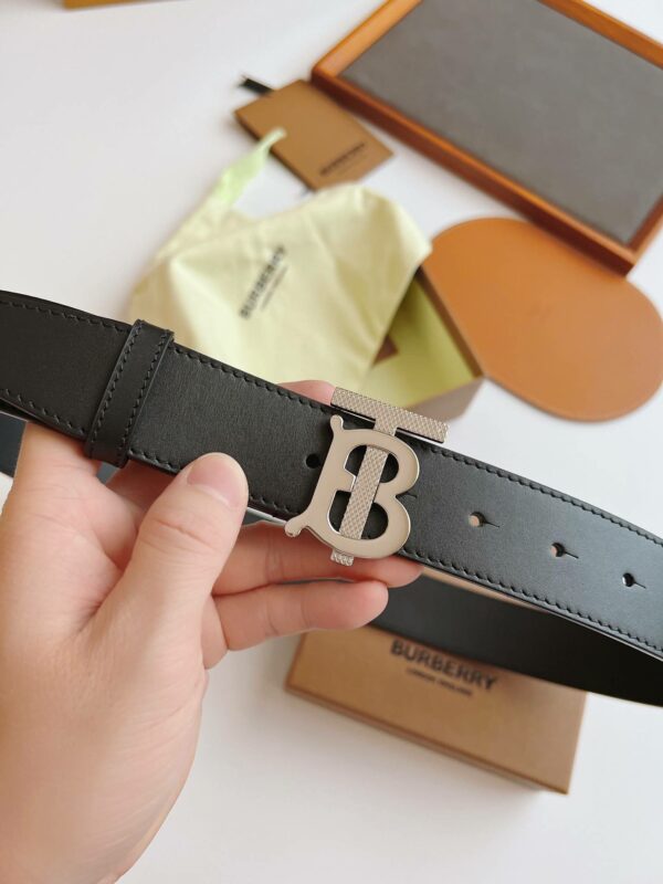 Burberry belt