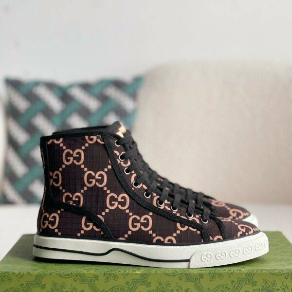 Gucci High-top shoes