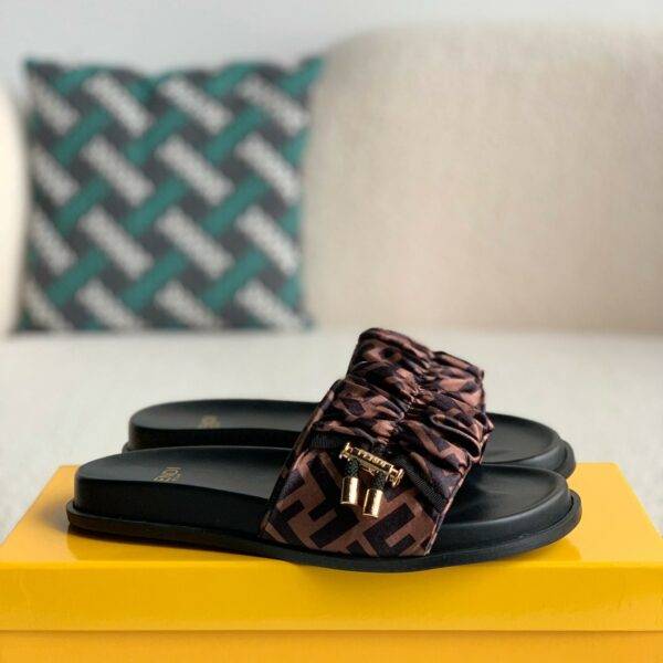 Fendi slippers