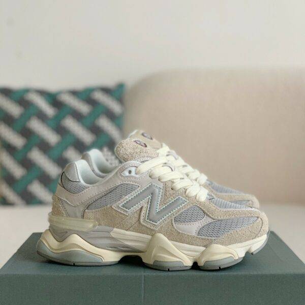 New Balance 2022R Phantom 9060 Sneakers