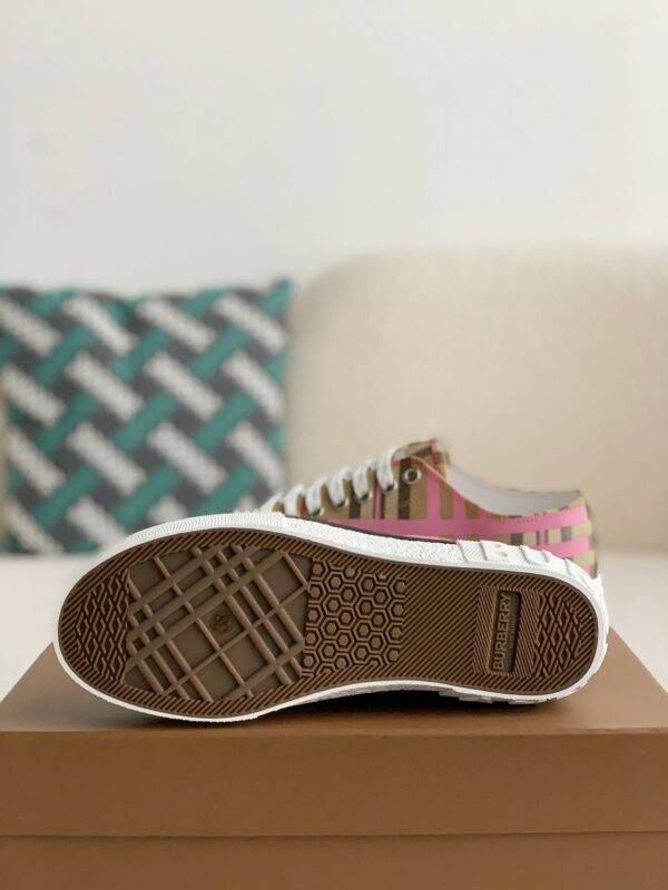 Burberry Low cut casual sports shoes