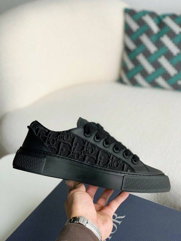 DIOR  Sneaker