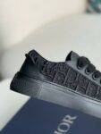 DIOR  Sneaker