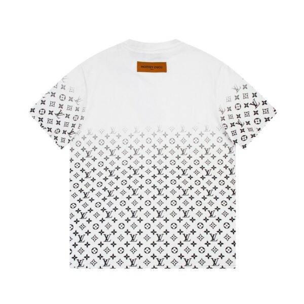 Louis Vuitton 230,000 new T-shirts for spring and summer