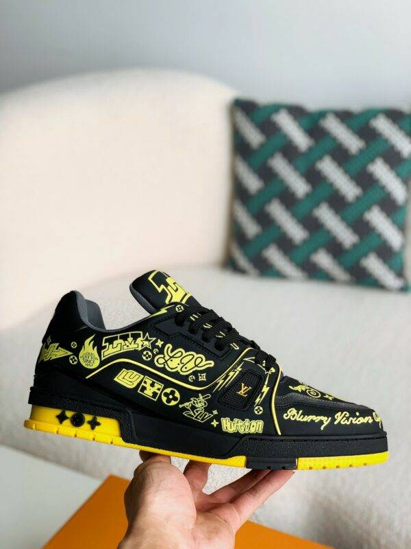 LOUIS VUITTON SNEAKERS