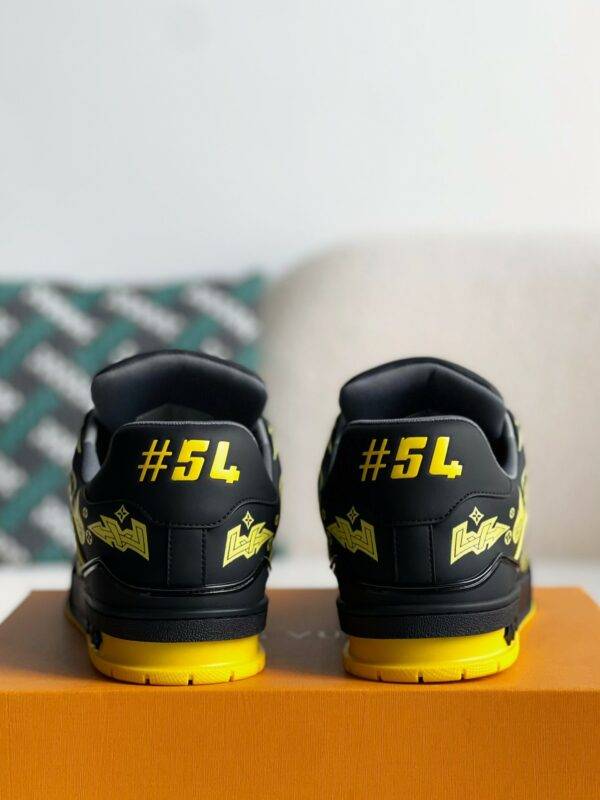 LOUIS VUITTON SNEAKERS