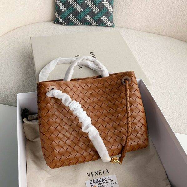 BOTTECA VENETA Knit handbags   Size：32*24*12cm