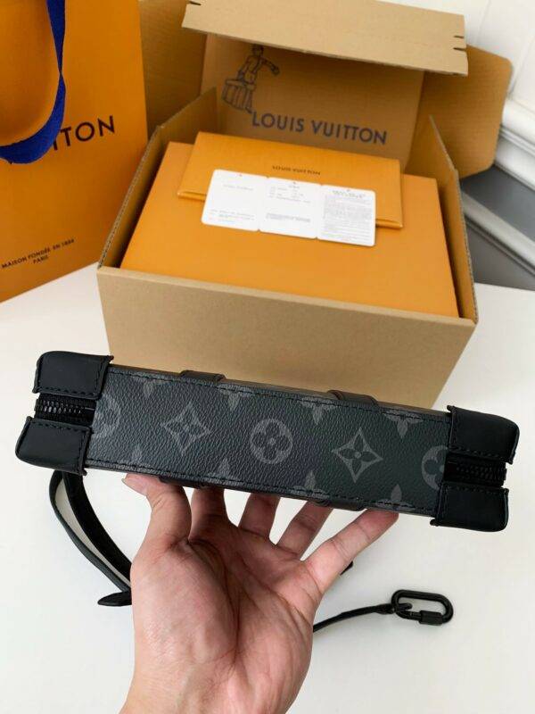 Louis Vuitton's new Sac Plat Horizontal Zippé men's black flower briefcase M45165 Size:  22.5*14*5cm