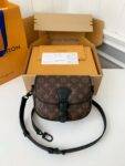 Louis Vuitton New season Montsouris Small Messenger Bag M47060  Size：20*17*7cm