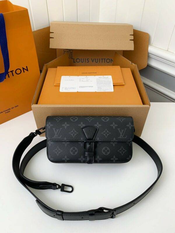 Louis Vuitton New season Montsouris Mini Bag M83567  Size:22*12*6cm