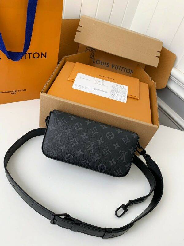 Louis Vuitton New season Montsouris Mini Bag M83567  Size:22*12*6cm