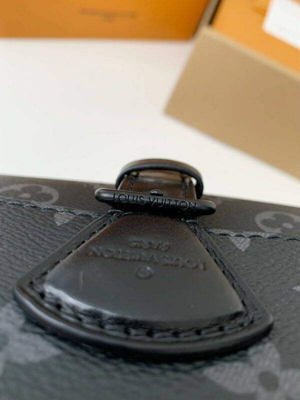 Louis Vuitton New season Montsouris Mini Bag M83567  Size:22*12*6cm