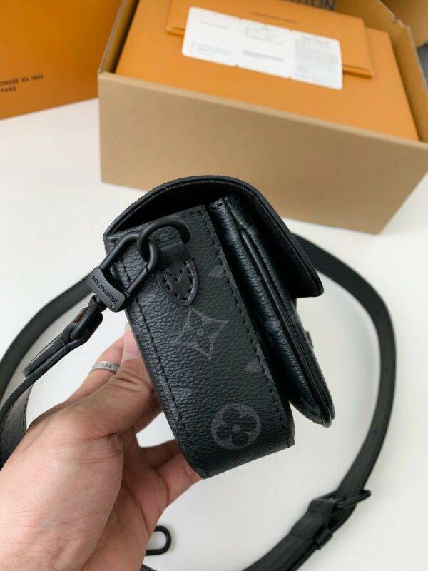 Louis Vuitton New season Montsouris Mini Bag M83567  Size:22*12*6cm