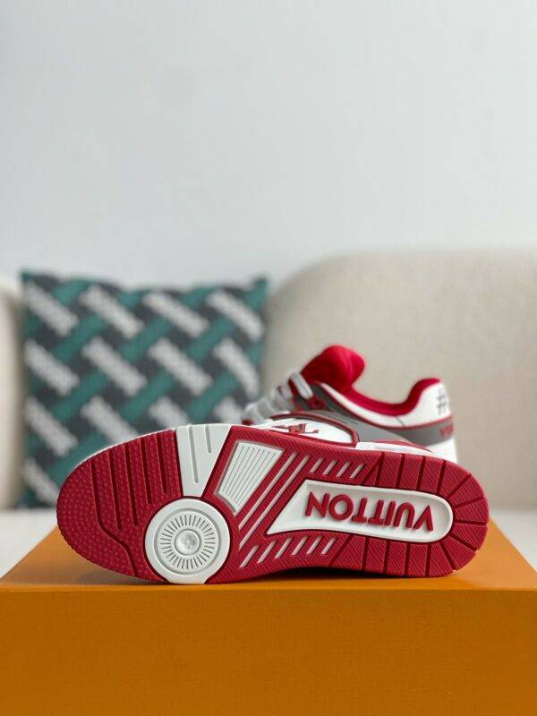 LOUIS VUITTON SNEAKERS