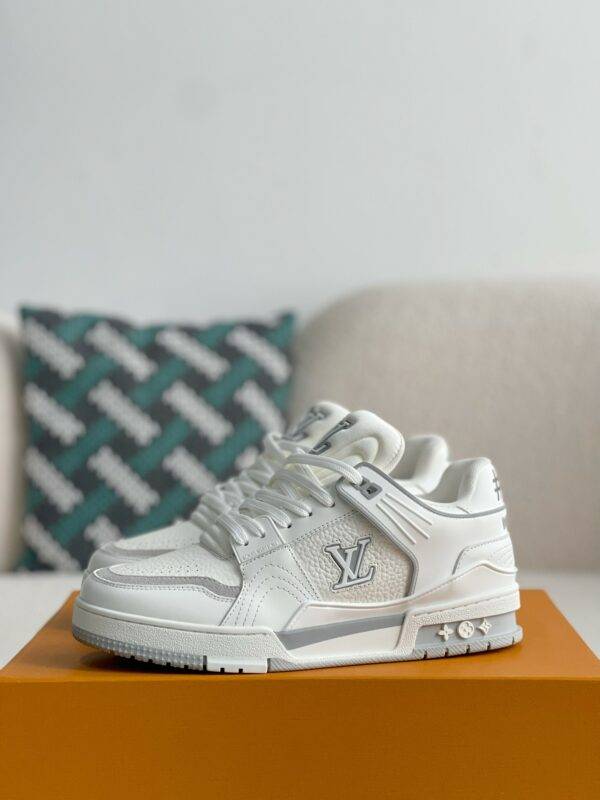 LOUIS VUITTON SNEAKERS