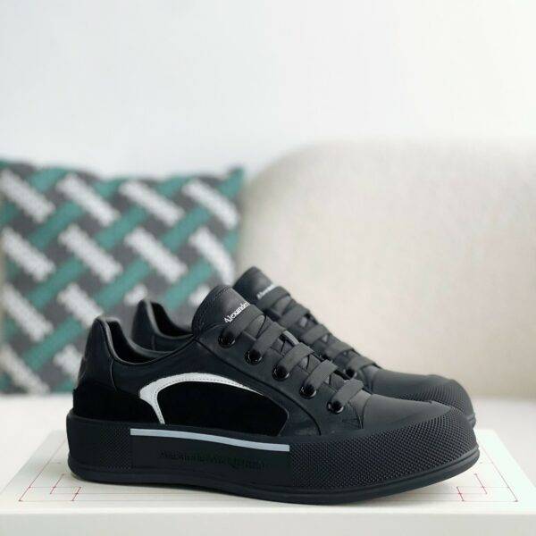 Alexander McQueen  Sneakers