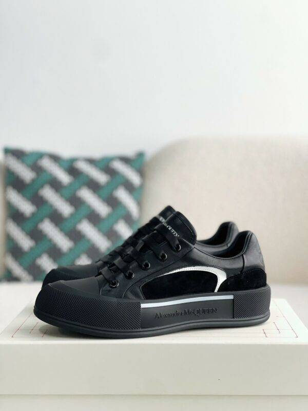 Alexander McQueen  Sneakers