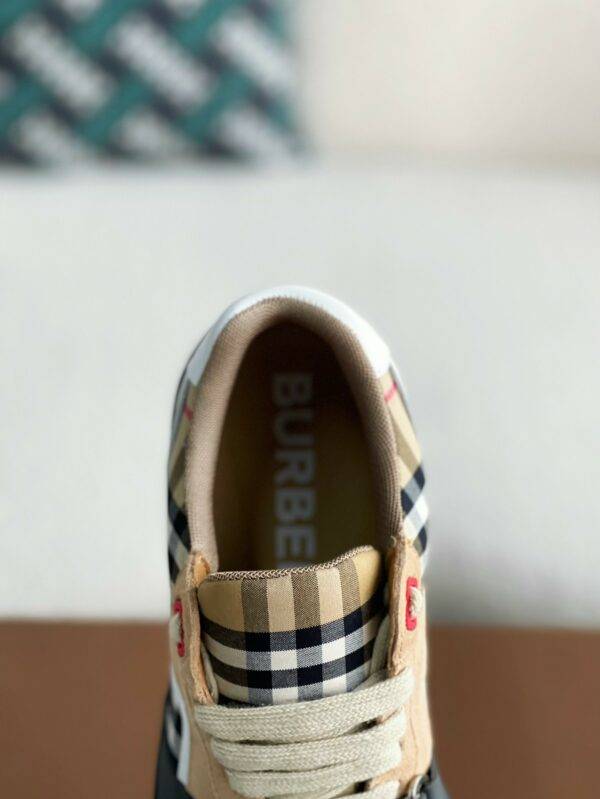 Burberry Low cut casual sports shoes