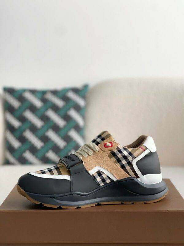 Burberry Low cut casual sports shoes