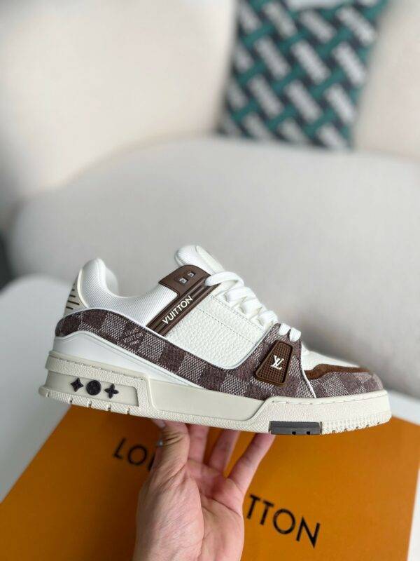 LOUIS VUITTON TRAINER SNEAKERS