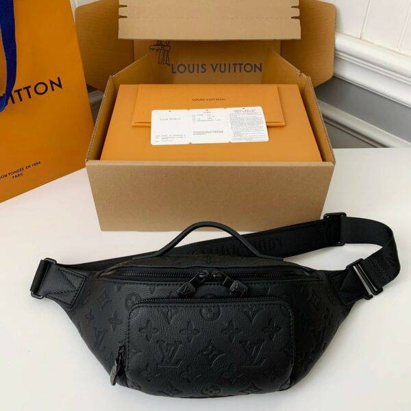 New Louis Vuitton RUSH waist bag M47058 Size: 30*15*8cm