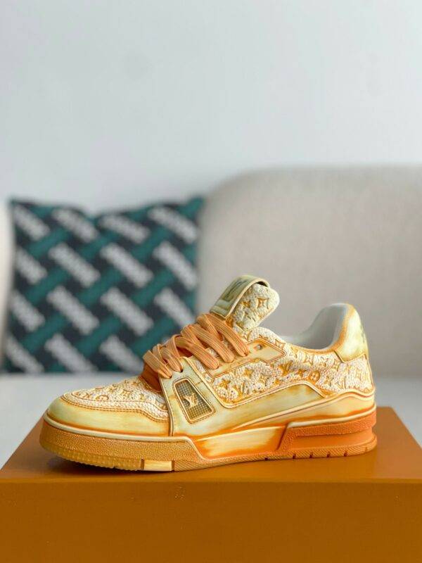 LOUIS VUITTON SNEAKERS