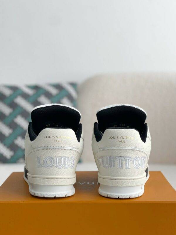 LOUIS VUITTON SNEAKERS