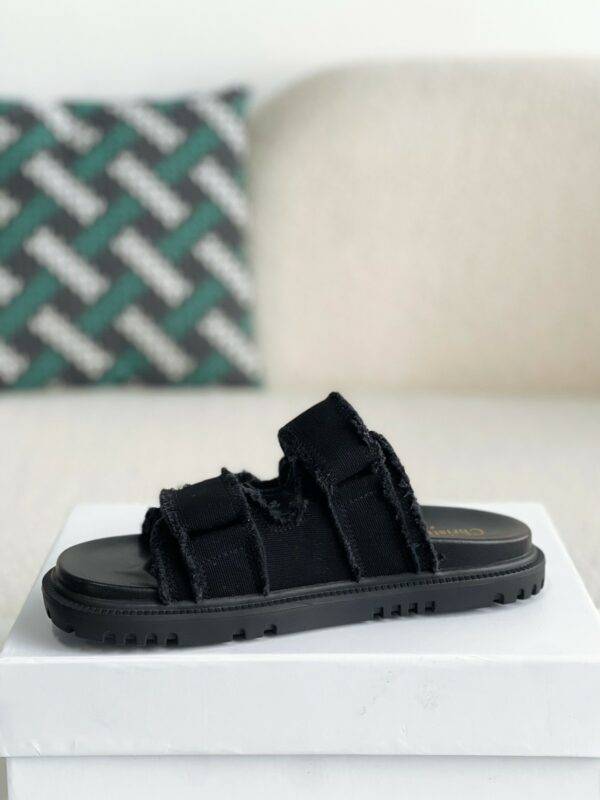 Dior A word sandal