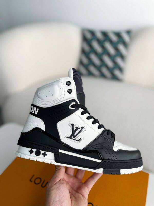 LOUIS VUITTON TRAINER SNEAKERS