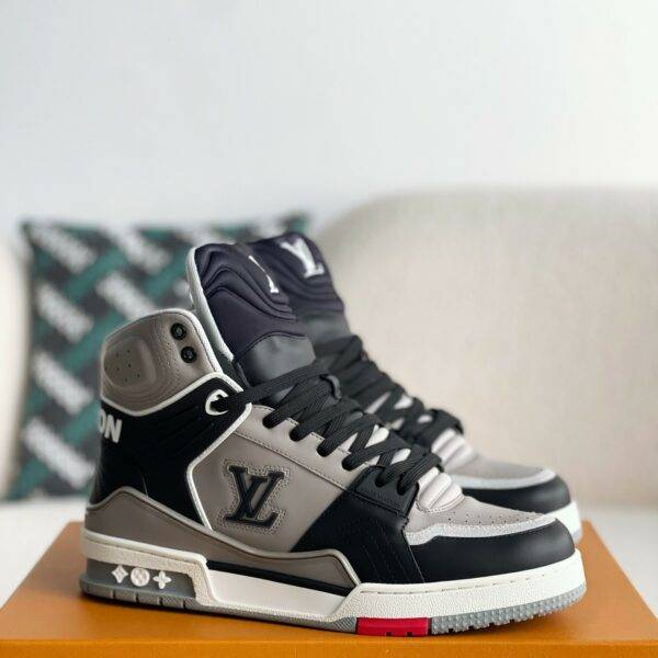 LOUIS VUITTON TRAINER SNEAKERS