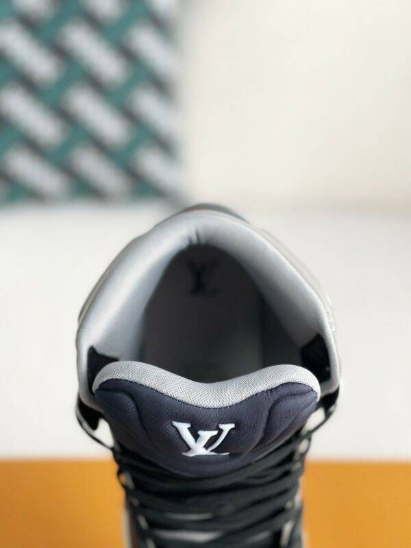 LOUIS VUITTON TRAINER SNEAKERS