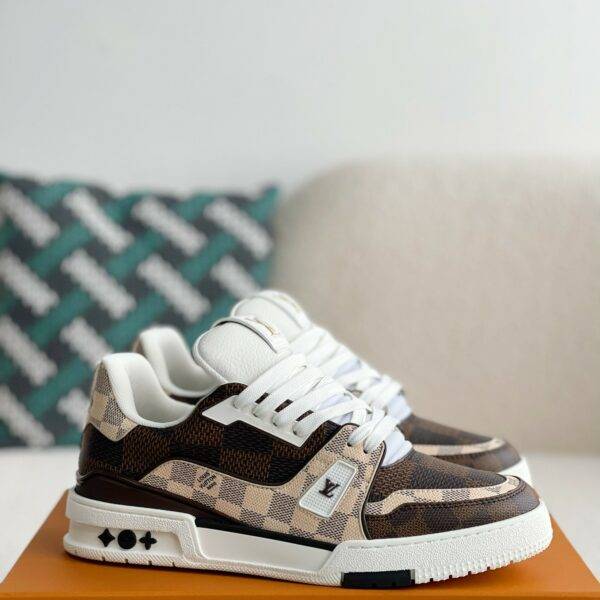 LOUIS VUITTON TRAINER SNEAKERS