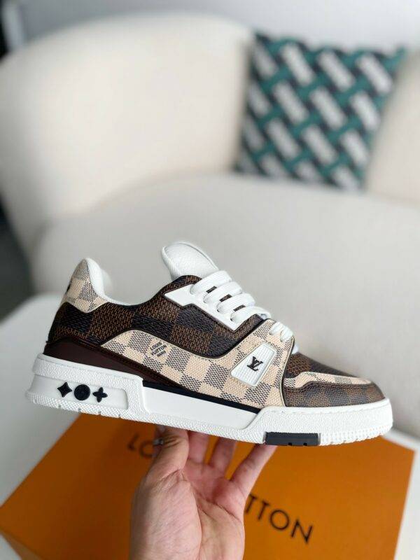 LOUIS VUITTON TRAINER SNEAKERS