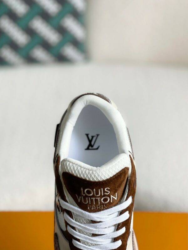 LOUIS VUITTON Low-top running shoes