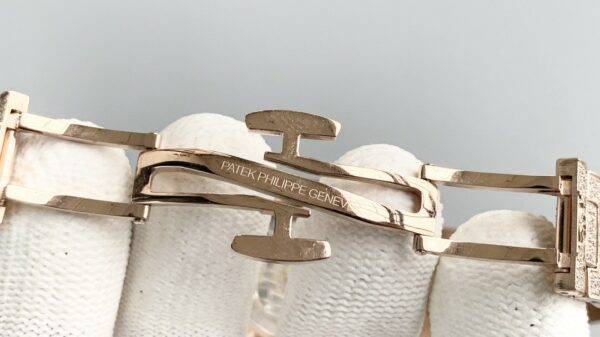 2024 Patek Philippe 7118 Women's Nautilus Full Diamond Limited Edition