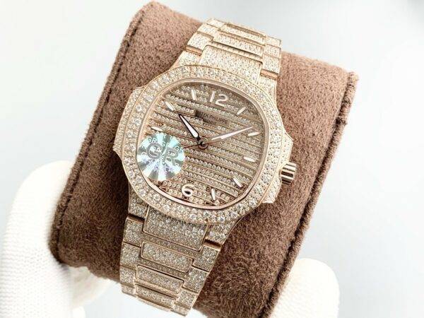 2024 Patek Philippe 7118 Women's Nautilus Full Diamond Limited Edition