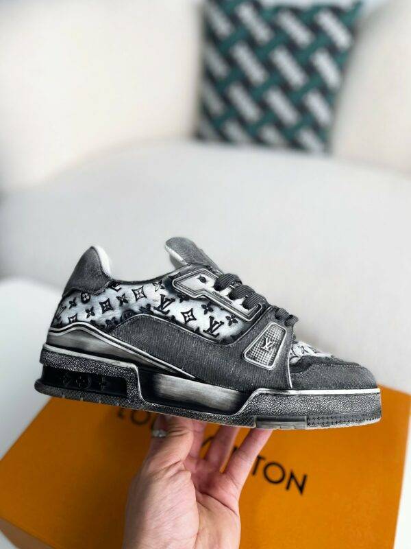 LOUIS VUITTON TRAINER SNEAKERS