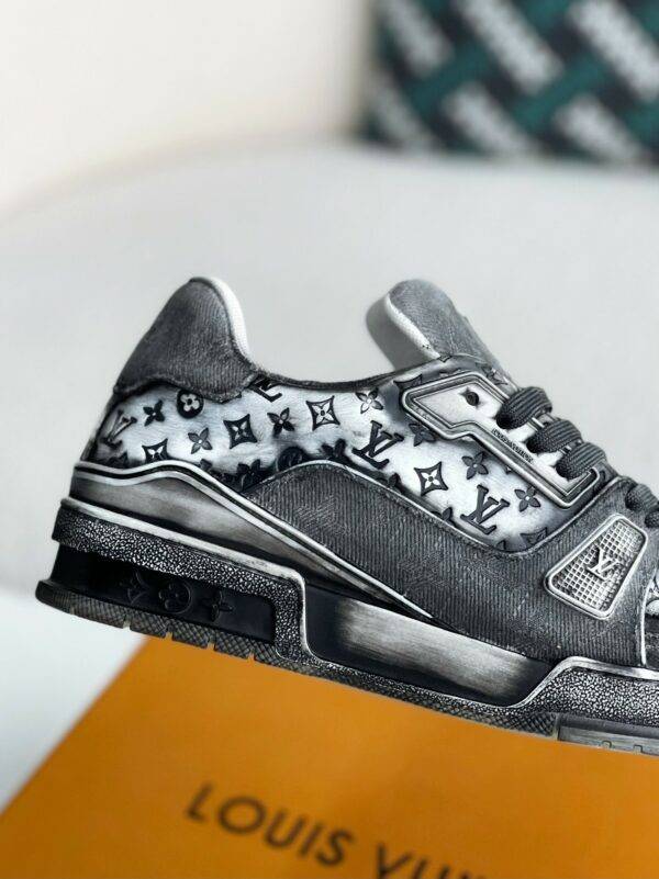 LOUIS VUITTON TRAINER SNEAKERS