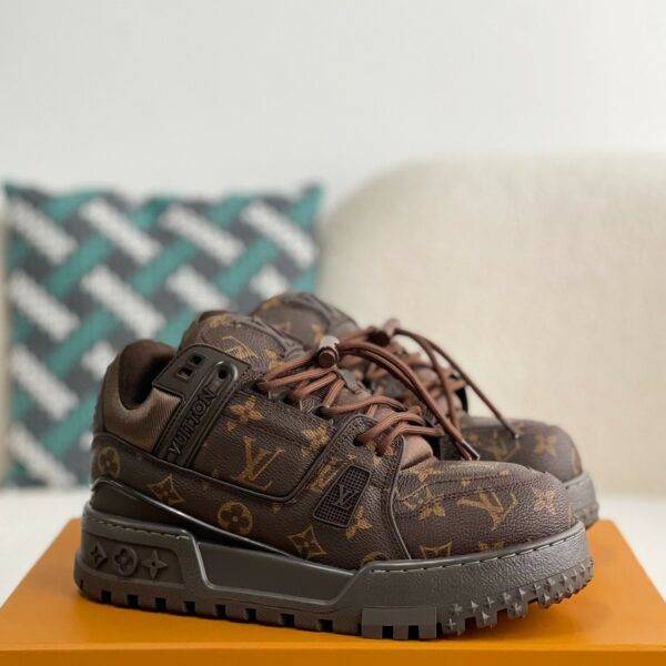 LOUIS VUITTON TRAINER SNEAKERS