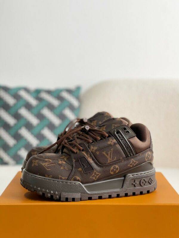 LOUIS VUITTON TRAINER SNEAKERS