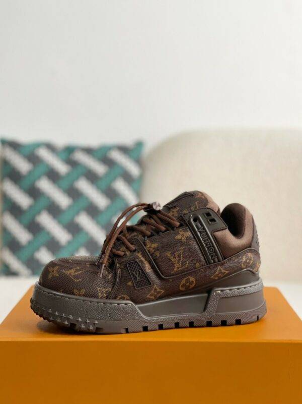 LOUIS VUITTON TRAINER SNEAKERS