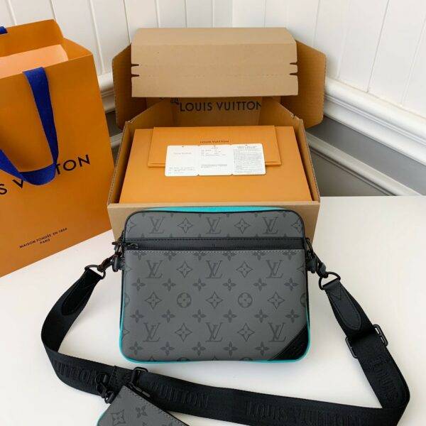 Louis Vuitton Trio New Men’s colour-matching postman bag M11648  Size：25*18.5*7cm